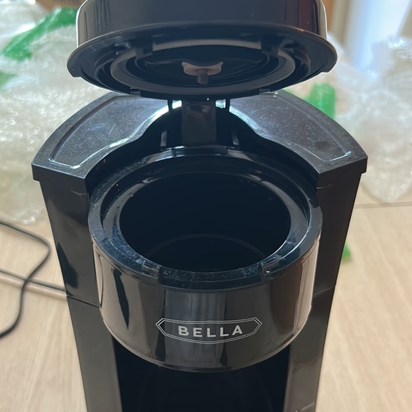BELLA coffee maker missing insert replacement - Picture 2 of 2